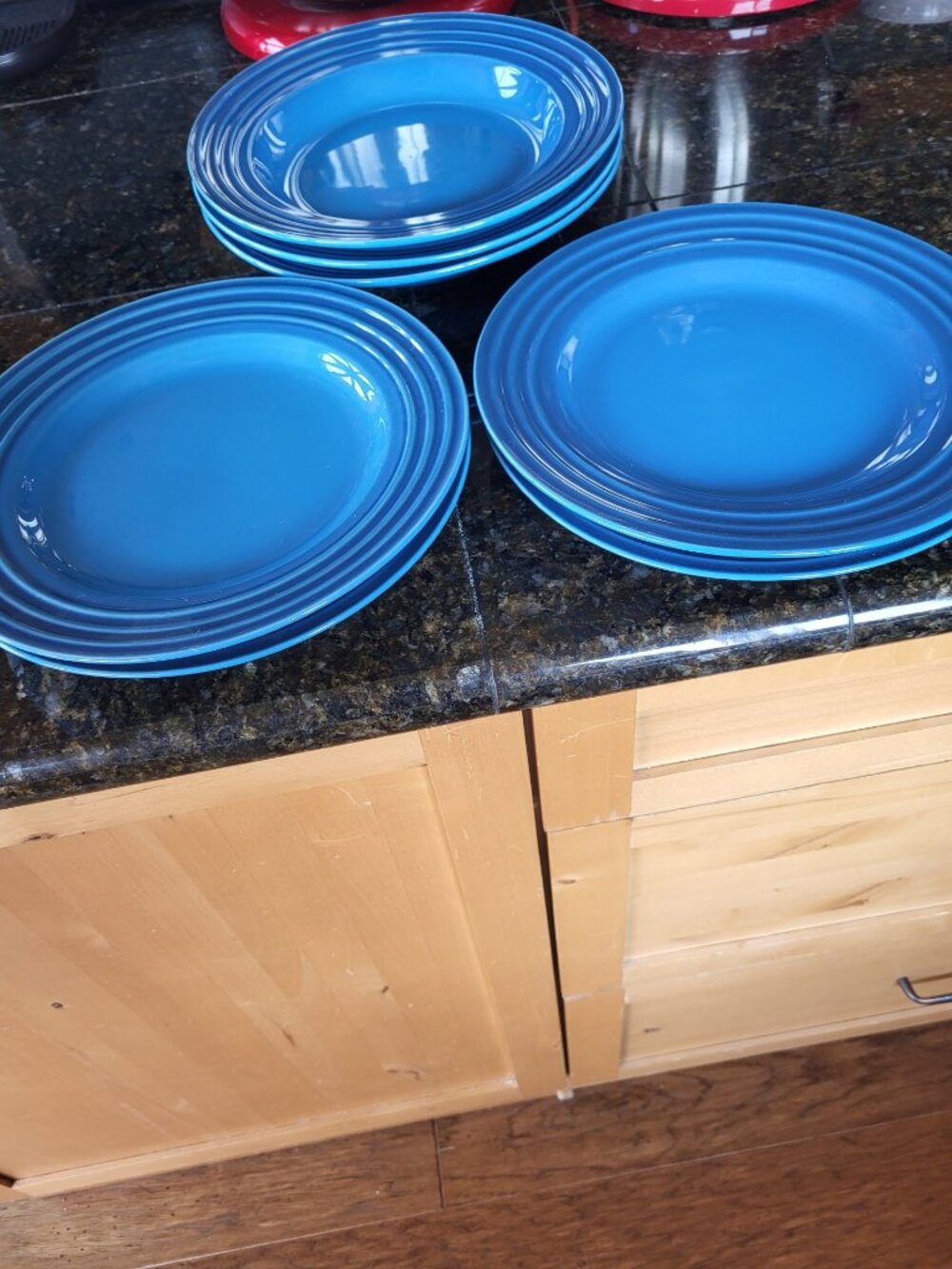 Le Creuset 4 Dinner Plates and 3 Salad Plates -Blue- Near New Condition!!